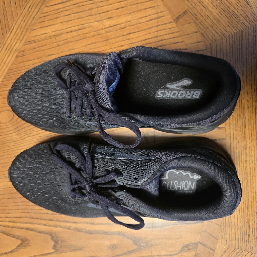 Brooks Womens Black Running Shoes